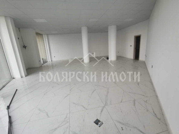 Дава се под наем Магазин в Велико Търново, Акация - 100 кв.м за 612 € - Снимка #1