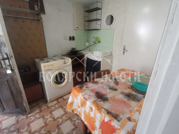 Дава се под наем Едностаен апартамент в Велико Търново, Варуша - 40 кв.м за 142.8 € - Снимка #1