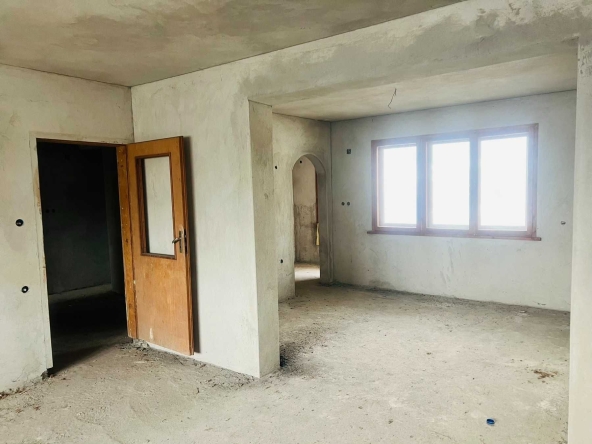 Тристаен апартамент в Габрово, Център - 100 кв.м за 770 €/кв.м - Снимка #1