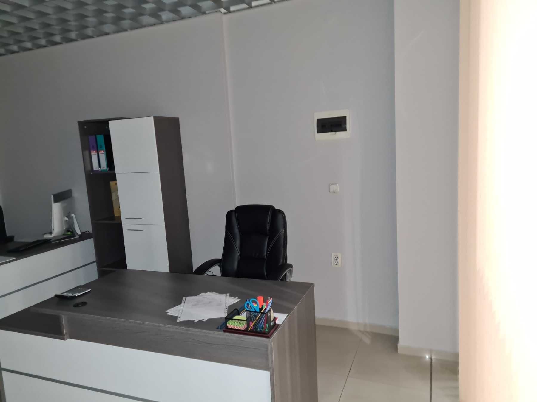 Офис в Пловдив, Център - 58 кв.м за 449 €/кв.м - Снимка #1