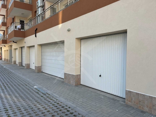 Гараж / Паркомясто в Бургас, Меден рудник - зона А - 42 кв.м за 893 €/кв.м - Снимка #1