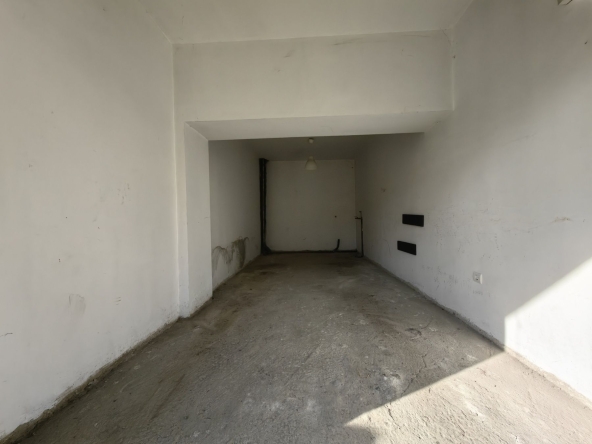 Гараж / Паркомясто в София, Хиподрума - 18 кв.м за 3612 €/кв.м - Снимка #1