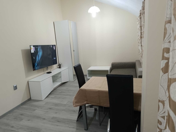 Дава се под наем Двустаен апартамент в Бургас, Център - 65 кв.м за 600 € - Снимка #1