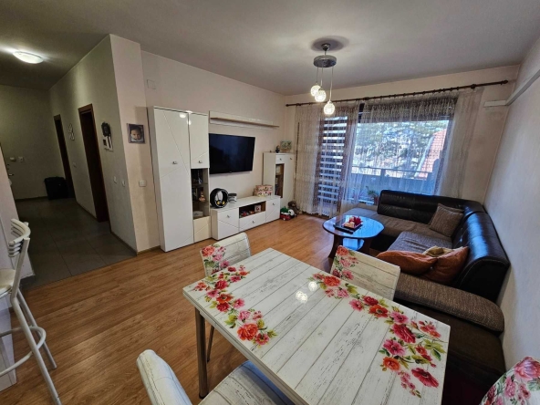 Тристаен апартамент в Велинград - 105 кв.м за 1496 €/кв.м - Снимка #1