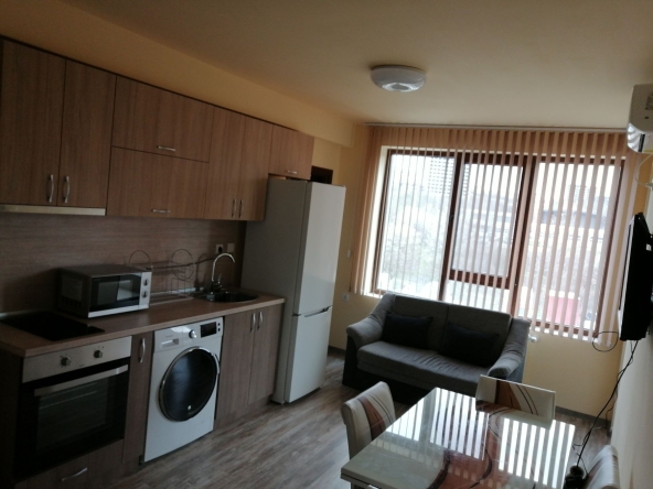 Дава се под наем Тристаен апартамент в Плевен, Широк център - 60 кв.м за 408 € - Снимка #1