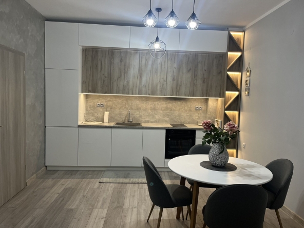 Дава се под наем Двустаен апартамент в Пловдив, Тракия - 78 кв.м за 407.49 € - Снимка #1