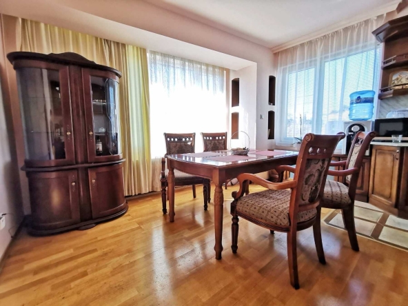Тристаен апартамент в Варна, Център - 105 кв.м за 3334 €/кв.м - Снимка #1