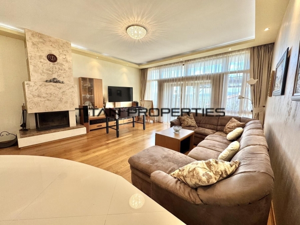 Къща в Бургас, Долно Езерово - 310 кв.м за 2033 €/кв.м - Снимка #1