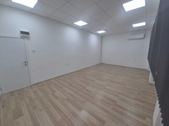 Дава се под наем Офис в Пловдив, Южен - 30 кв.м за 194.31 € - Снимка #1