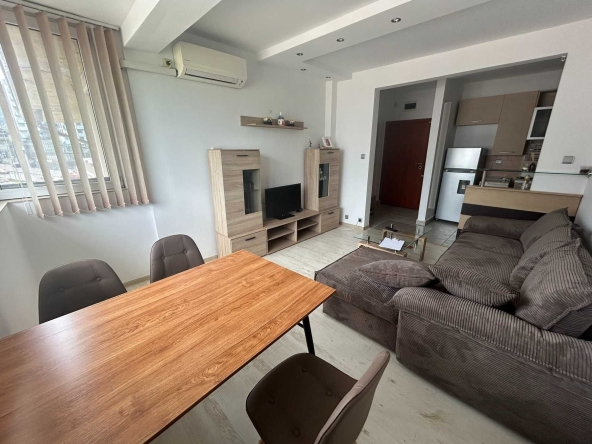 Дава се под наем Двустаен апартамент в София, Витоша - 60 кв.м за 612 € - Снимка #1