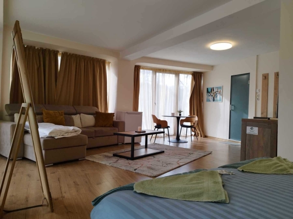 Дава се под наем Къща в Пловдив, Център - 450 кв.м за 2250 € - Снимка #1