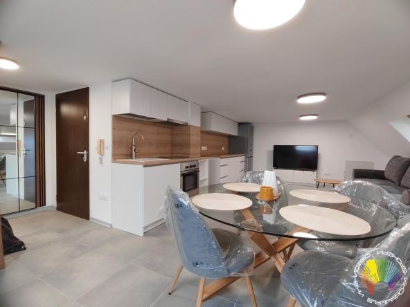 Двустаен апартамент в Бургас, Възраждане - 94 кв.м за 1915 €/кв.м - Снимка #1