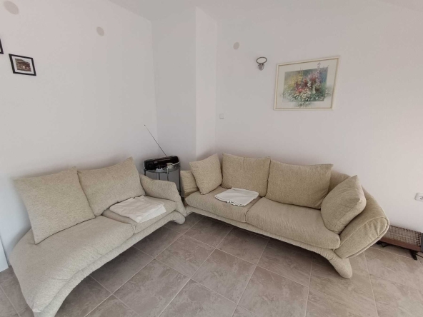 Дава се под наем Двустаен апартамент в Габрово, Център - 58 кв.м за 306 € - Снимка #1