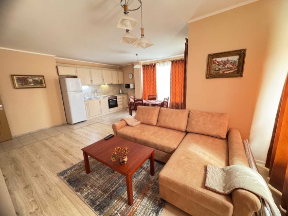 Дава се под наем Двустаен апартамент в Бургас, Център - 65 кв.м за 459 € - Снимка #1