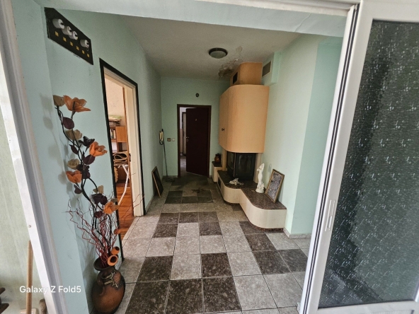Тристаен апартамент в Сливница - 76 кв.м за 1379 €/кв.м - Снимка #1