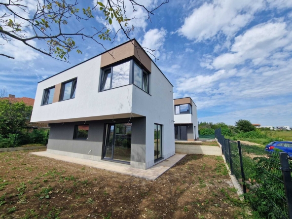 Къща в с. Кичево, Област Варна - 126 кв.м за 1572 €/кв.м - Снимка #1