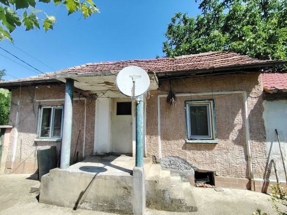 Къща в с. Каменец, Област Плевен - 154 кв.м за 55 €/кв.м - Снимка #1