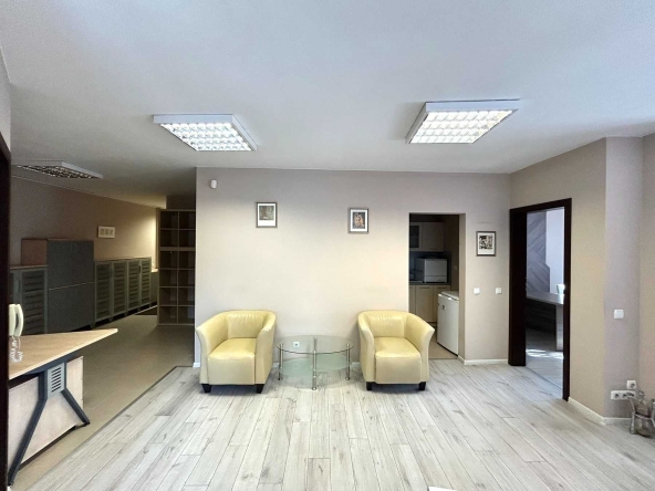 Дава се под наем Офис в София, Стрелбище - 105 кв.м за 1200 € - Снимка #1