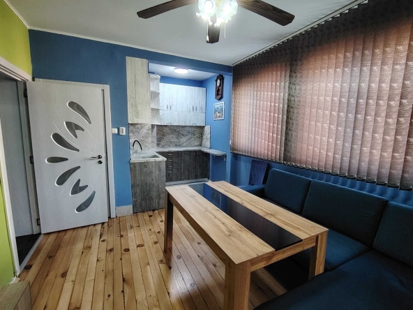 Тристаен апартамент в Плевен, Сторгозия - 76 кв.м за 889 €/кв.м - Снимка #1