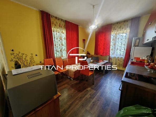 Двустаен апартамент в Варна, Център - 65 кв.м за 3524 €/кв.м - Снимка #1