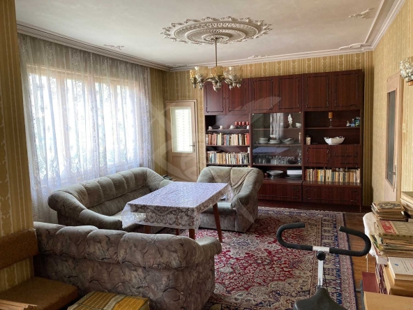 Етаж от къща в Асеновград - 140 кв.м за 865 €/кв.м - Снимка #1