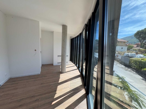 Тристаен апартамент в София, м-т Гърдова глава - 100 кв.м за 2700 €/кв.м - Снимка #1