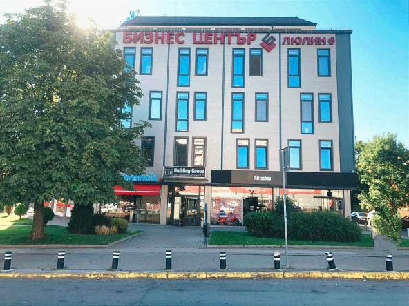 Дава се под наем Офис в София, Люлин 6 - 208 кв.м за 1872 € - Снимка #1
