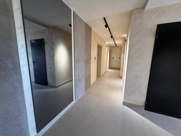 Двустаен апартамент в Пловдив, Тракия - 73 кв.м за 1507 €/кв.м - Снимка #1