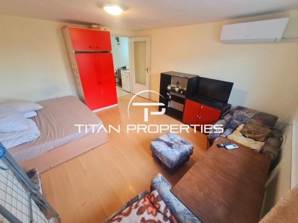 Дава се под наем Едностаен апартамент в Бургас, Лазур - 30 кв.м за 204 € - Снимка #1