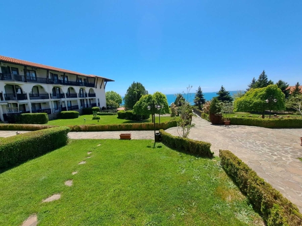 Дава се под наем Тристаен апартамент в Свети Влас - 80 кв.м за 450 € - Снимка #1