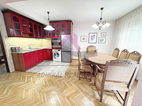 Дава се под наем Тристаен апартамент в Варна, Конфуто - 100 кв.м за 620 € - Снимка #1