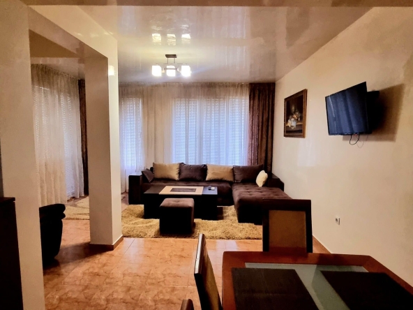 Дава се под наем Двустаен апартамент в Пловдив, Кършияка - 60 кв.м за 434 € - Снимка #1
