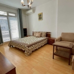 Дава се под наем Тристаен апартамент в София, Център - 77 кв.м за 700 € - Снимка #1