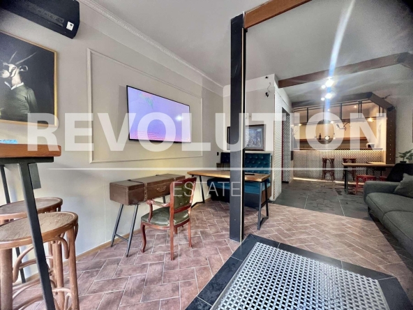 Дава се под наем Едностаен апартамент в Варна, Център - 31 кв.м за 373.83 € - Снимка #1