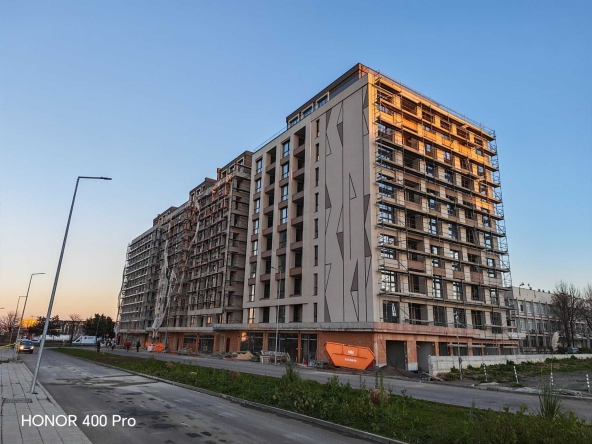 Двустаен апартамент в Бургас, Славейков - 74 кв.м за 1057 €/кв.м - Снимка #1