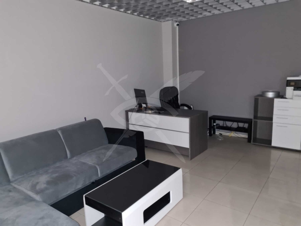 Дава се под наем Офис в Пловдив, Център - 32 кв.м за 27130.98 € - Снимка #1