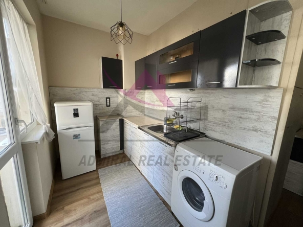 Дава се под наем Тристаен апартамент в Варна, Окръжна болница - 80 кв.м за 612 € - Снимка #1