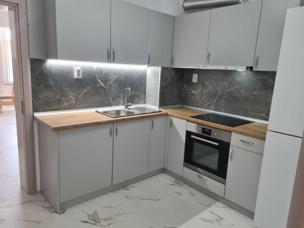 Дава се под наем Двустаен апартамент в Асеновград - 50 кв.м за 334.05 € - Снимка #1