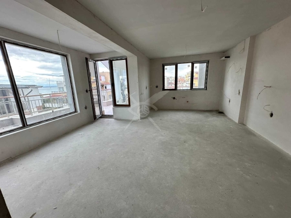 Тристаен апартамент в Бургас, Сарафово - 155 кв.м за 540 €/кв.м - Снимка #1