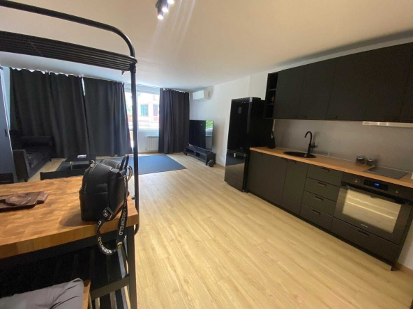 Дава се под наем Двустаен апартамент в София, Медицинска академия - 130 кв.м за 598.23 € - Снимка #1