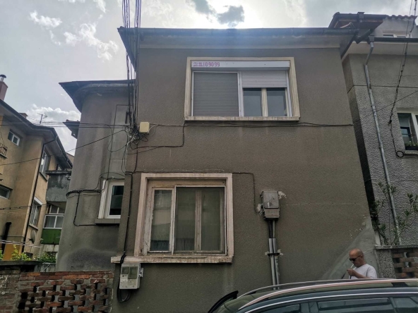 Етаж от къща в Асеновград - 80 кв.м за 606 €/кв.м - Снимка #1