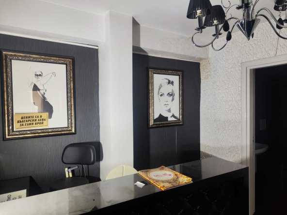 Офис в Ямбол, Център - 79 кв.м за 936 €/кв.м - Снимка #1