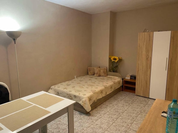 Дава се под наем Едностаен апартамент в Плевен, Идеален център - 38 кв.м за 204 € - Снимка #1