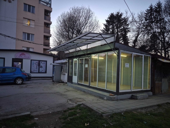 Магазин в Варна, Аспарухово - 18 кв.м за 354 €/кв.м - Снимка #1