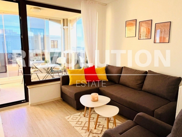 Дава се под наем Двустаен апартамент в к.к. Св.Св. Константин и Елена - 65 кв.м за 797.64 € - Снимка #1