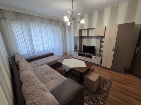 Дава се под наем Тристаен апартамент в София, Свобода - 93 кв.м за 698.19 € - Снимка #1