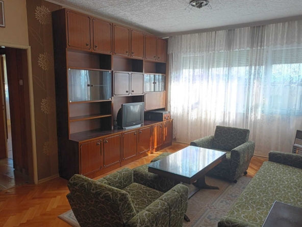 Четиристаен апартамент в Благоевград, Идеален център - 82 кв.м за 684 €/кв.м - Снимка #1