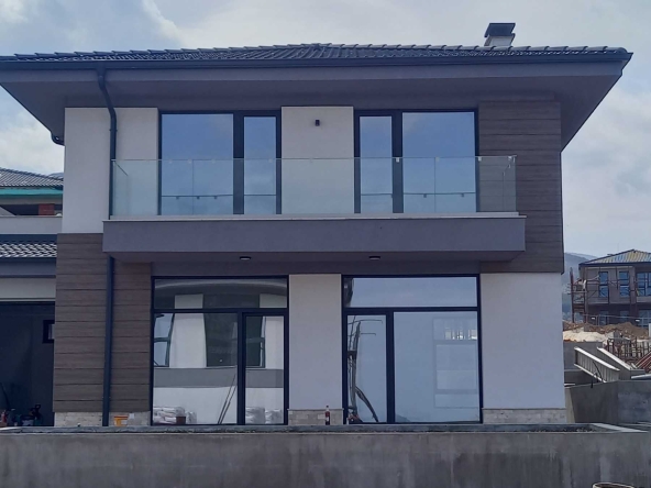 Къща в с. Марково, Област Пловдив - 229 кв.м за 693 €/кв.м - Снимка #1