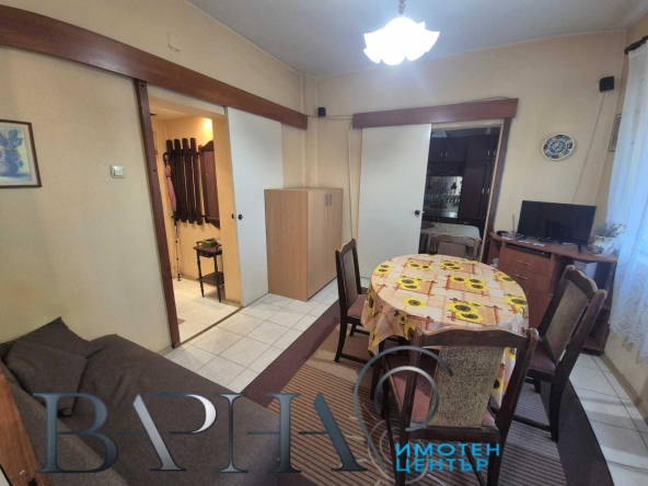 Дава се под наем Двустаен апартамент в Варна, Център - 50 кв.м за 353.94 € - Снимка #1