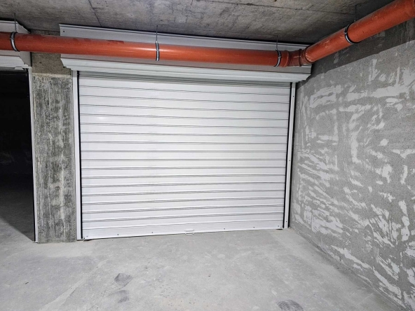 Гараж / Паркомясто в Русе, Център - 18 кв.м за 536 €/кв.м - Снимка #1